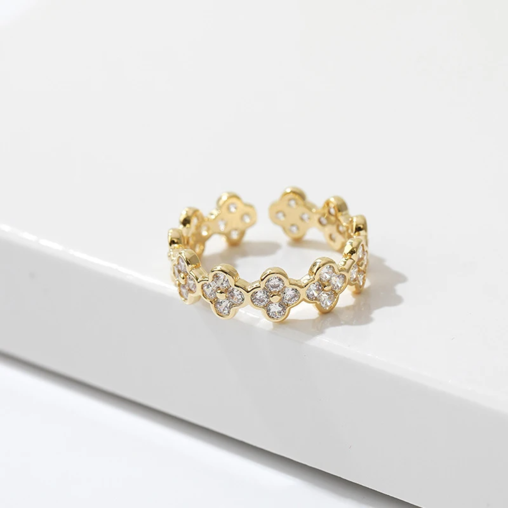 Rhinestone Clover Ring - Image 5