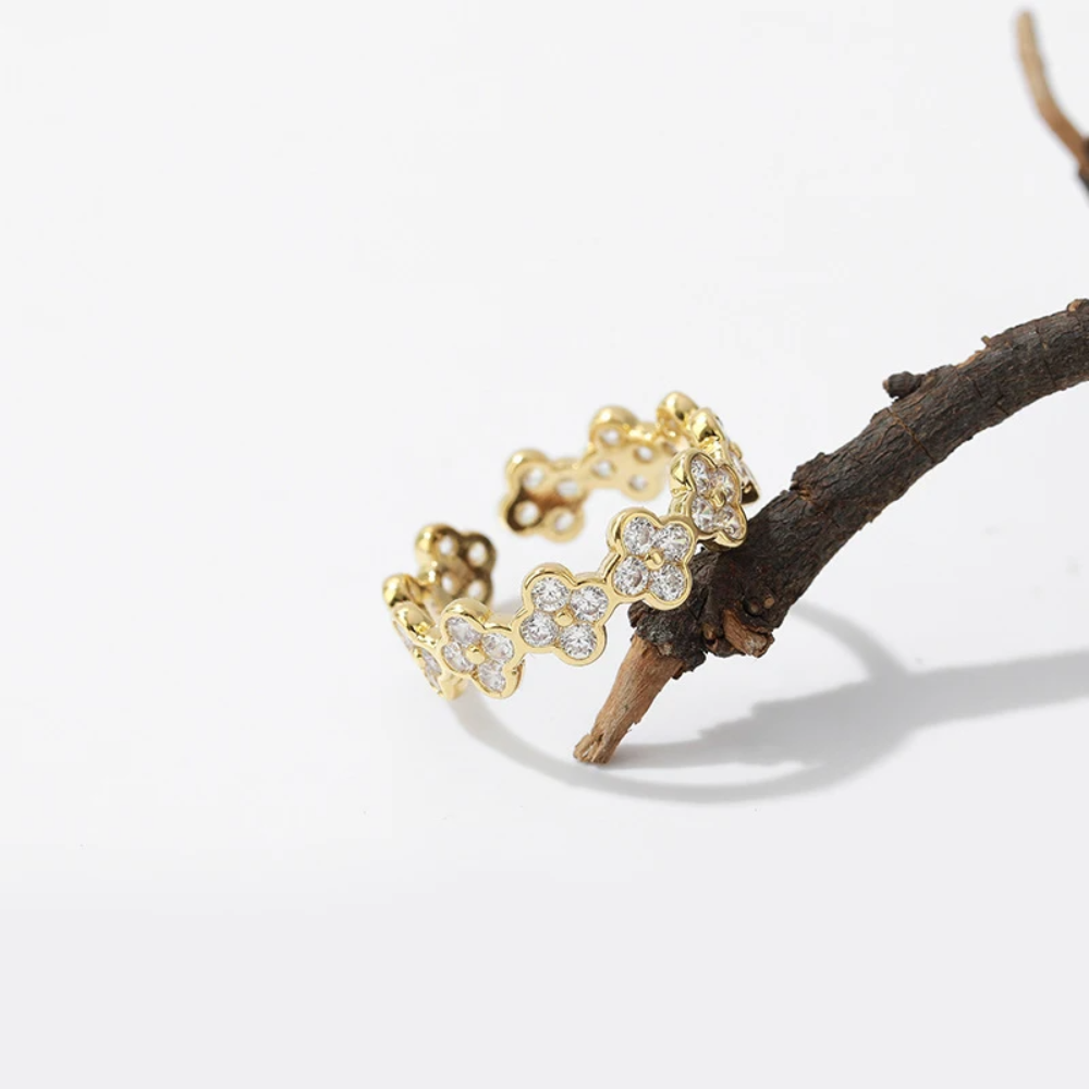 Rhinestone Clover Ring - Image 4