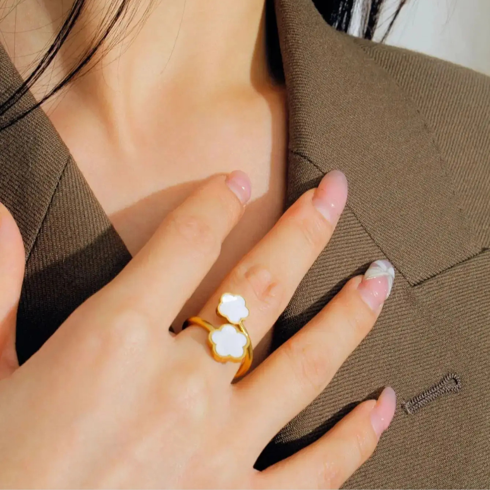 Ring with Clover - Image 7