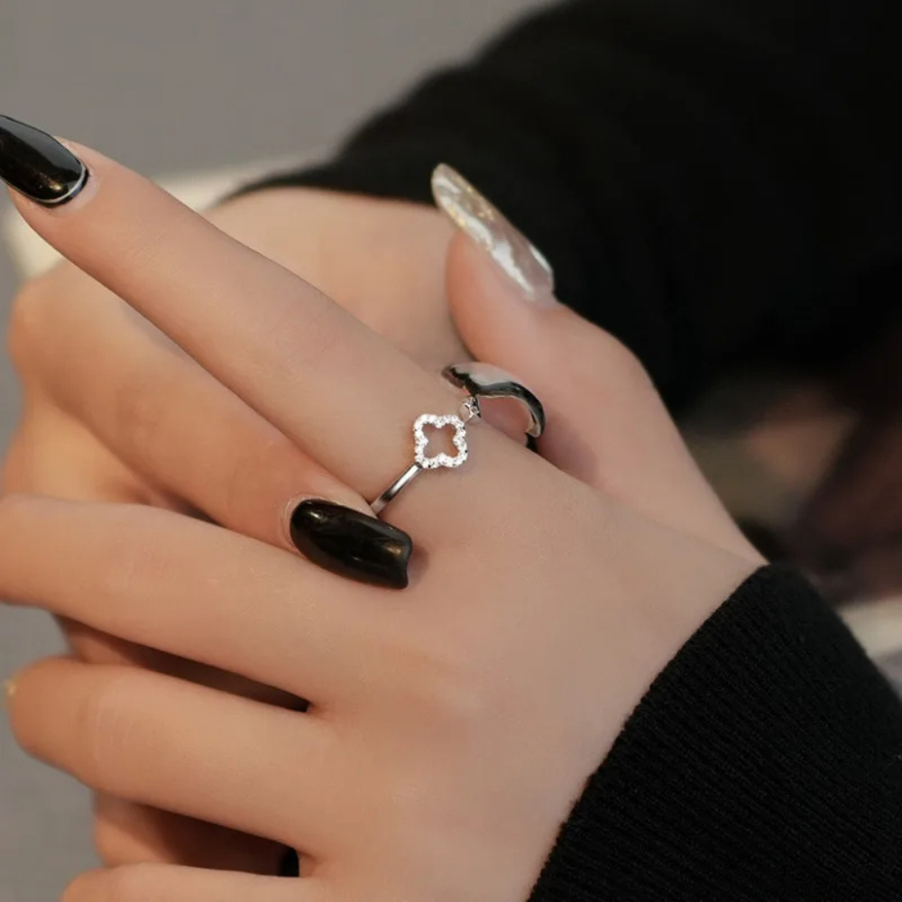 Silver Clover Ring - Image 4