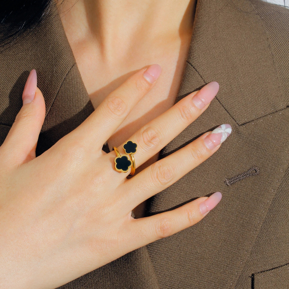 Ring with Clover - Image 6