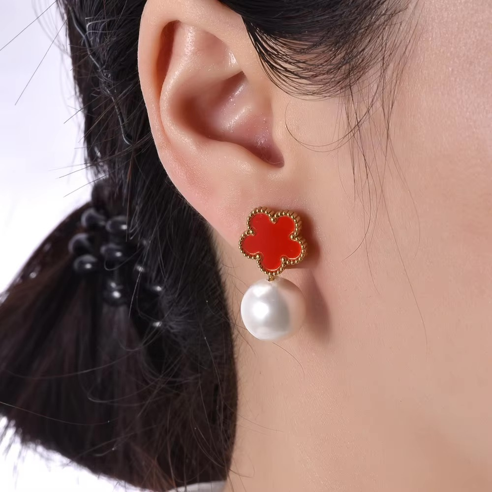 Pearl Clover Earrings - Image 8