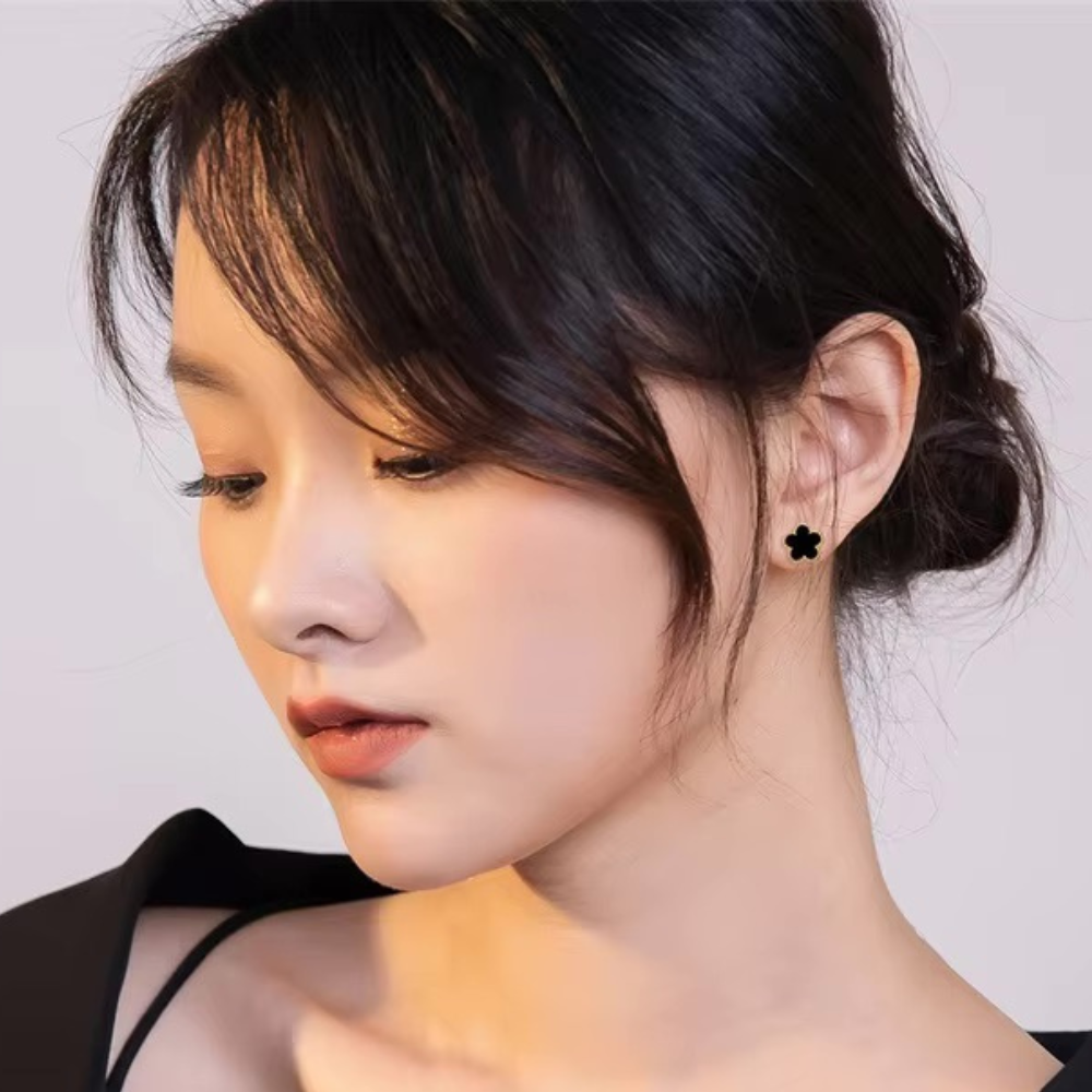 Simple Clover Earrings - Image 7