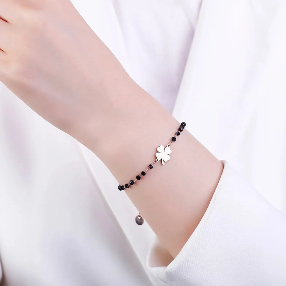 Fine Pearl Clover Bracelet - Image 3