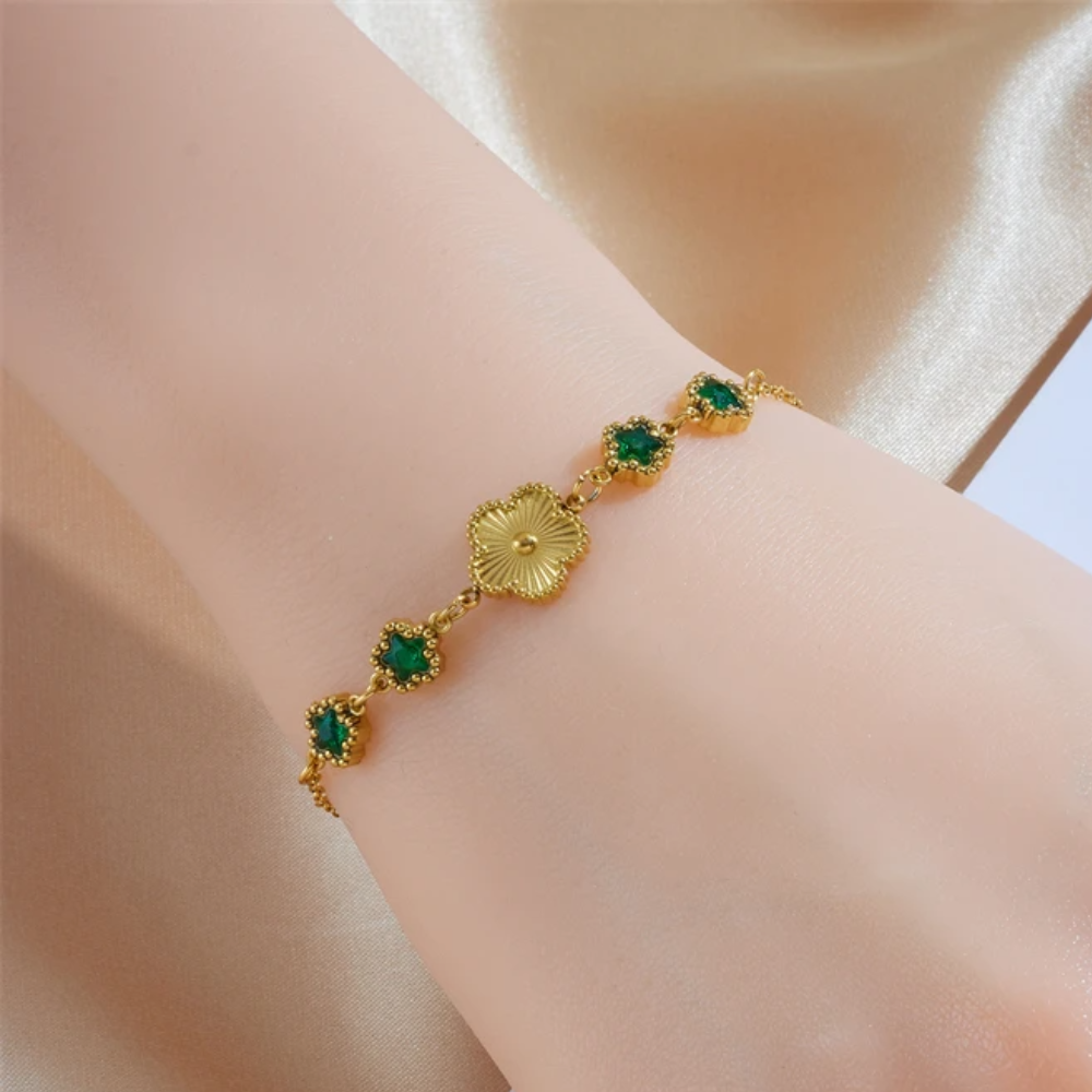 Lana Clover Bracelet - Image 4