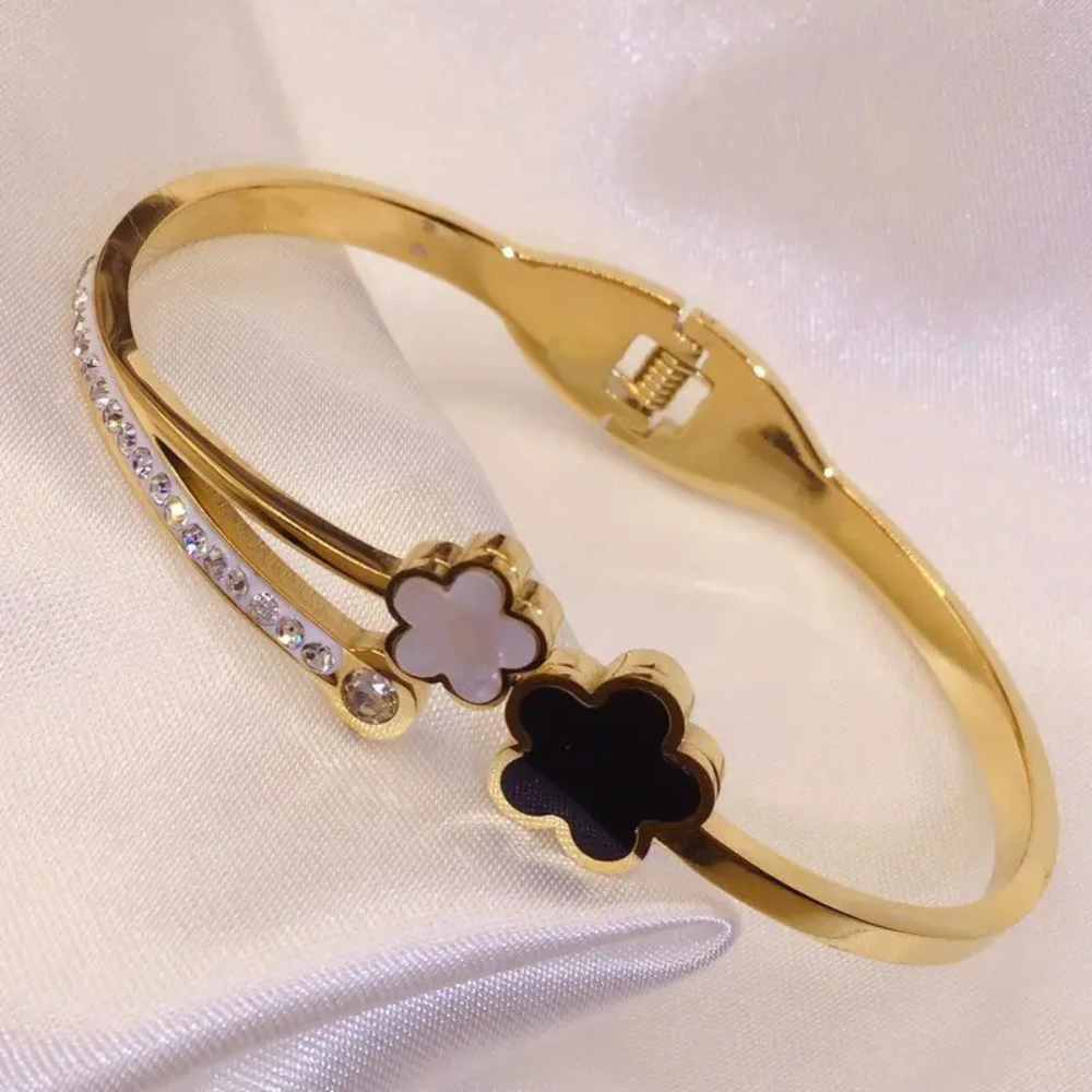 Nola Clover Bracelet - Image 2