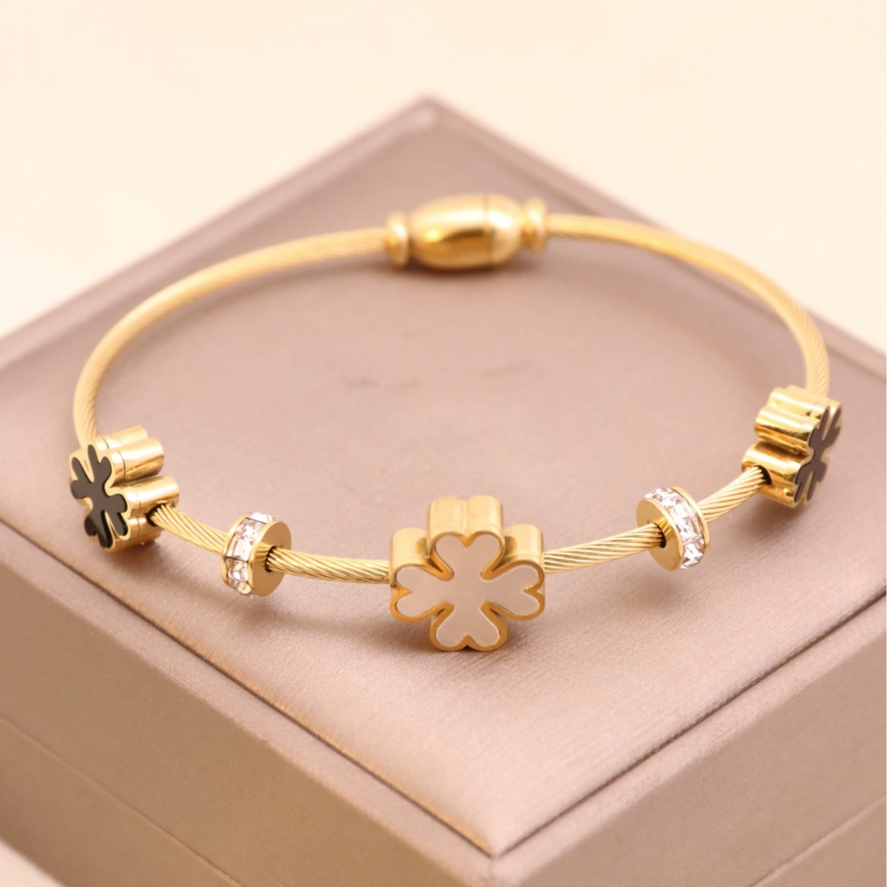 Luxury Clover Women's Bracelet - Image 2