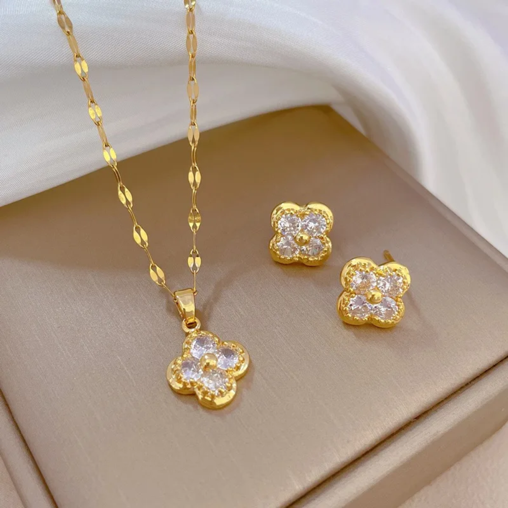 Diamond Clover Necklace - Image 3
