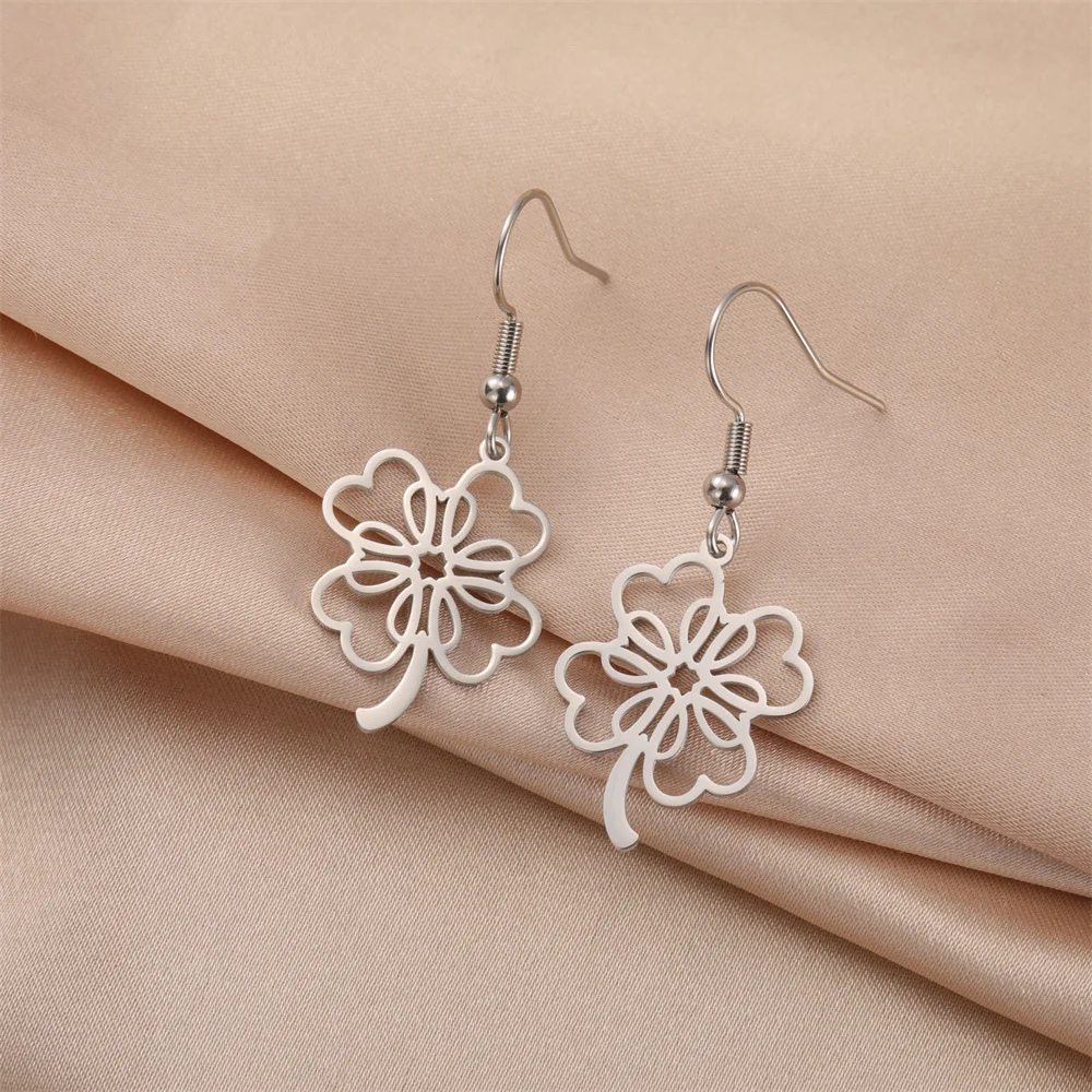 Clover Design Earring