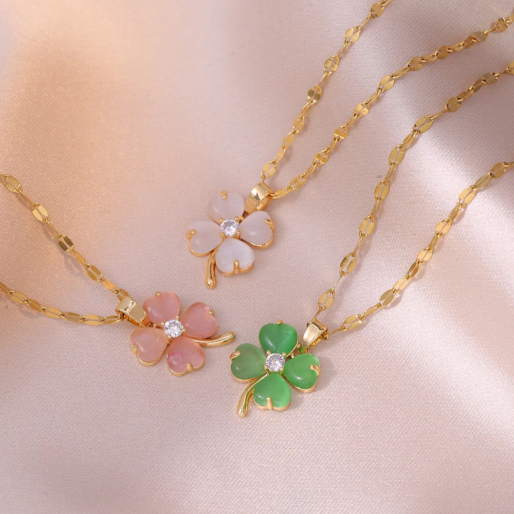 Clover Pendant Necklace