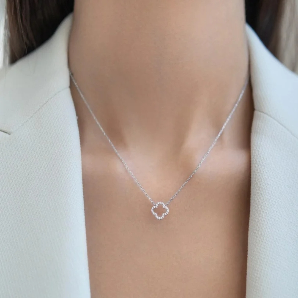 Gold Clover Necklace - Image 3