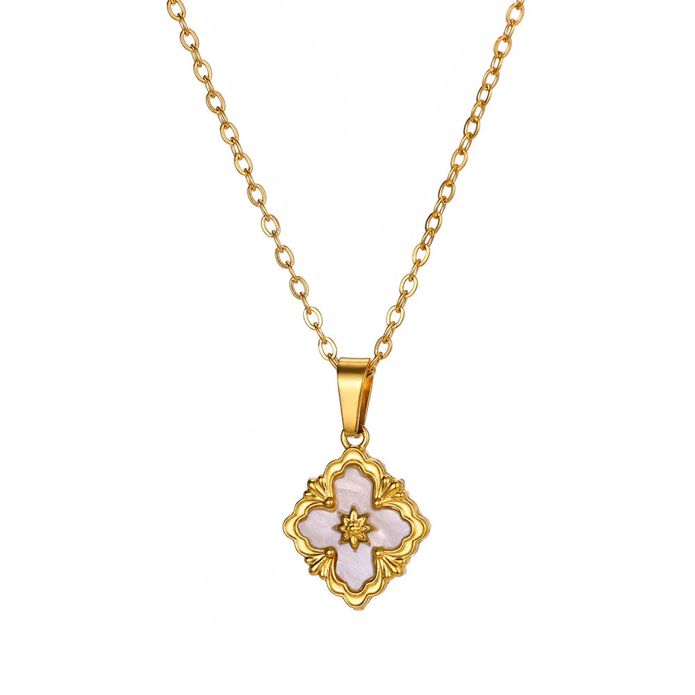 Luxury 4 Leaf Clover Necklace - Image 4