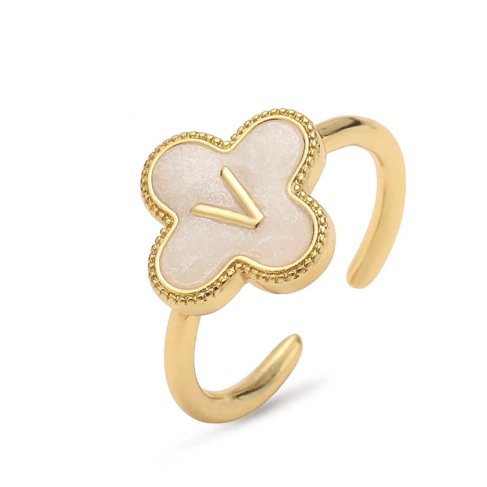 Initial Clover Ring