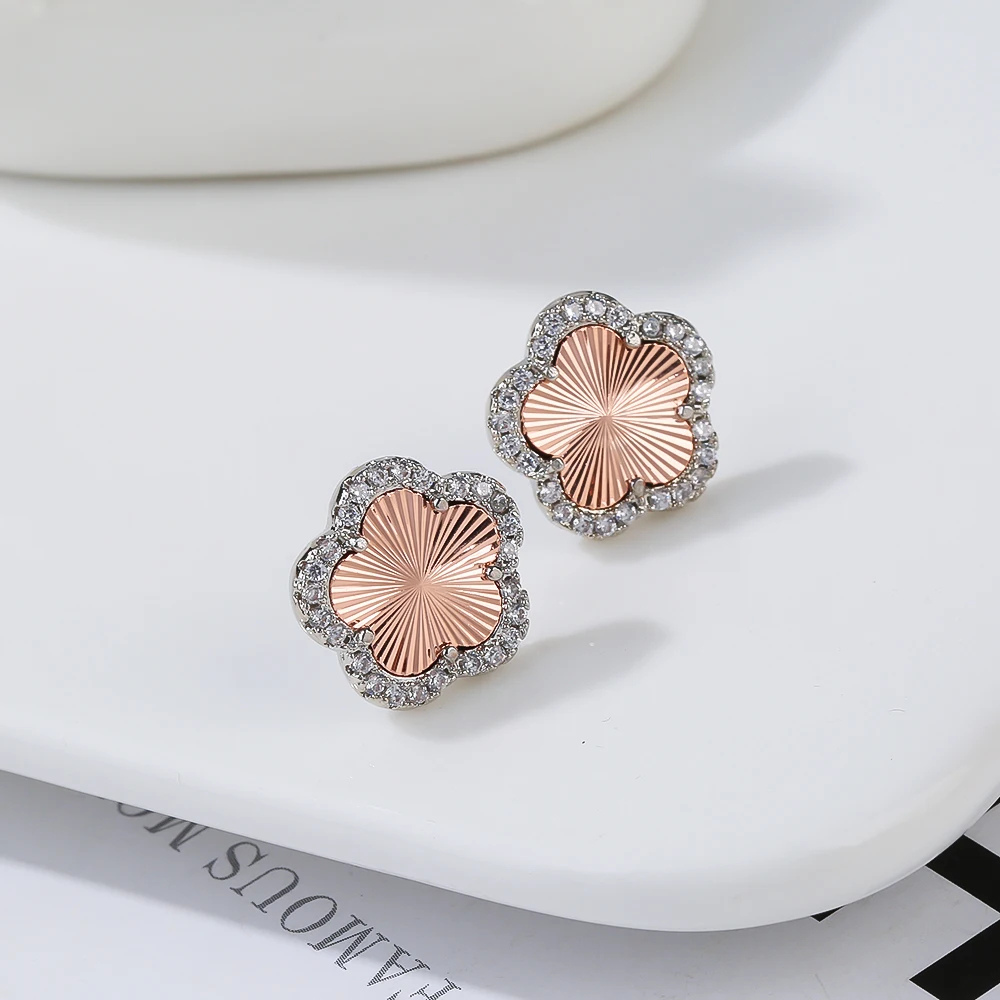 Lili Clover Earrings