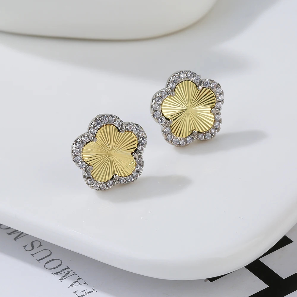 Lili Clover Earrings