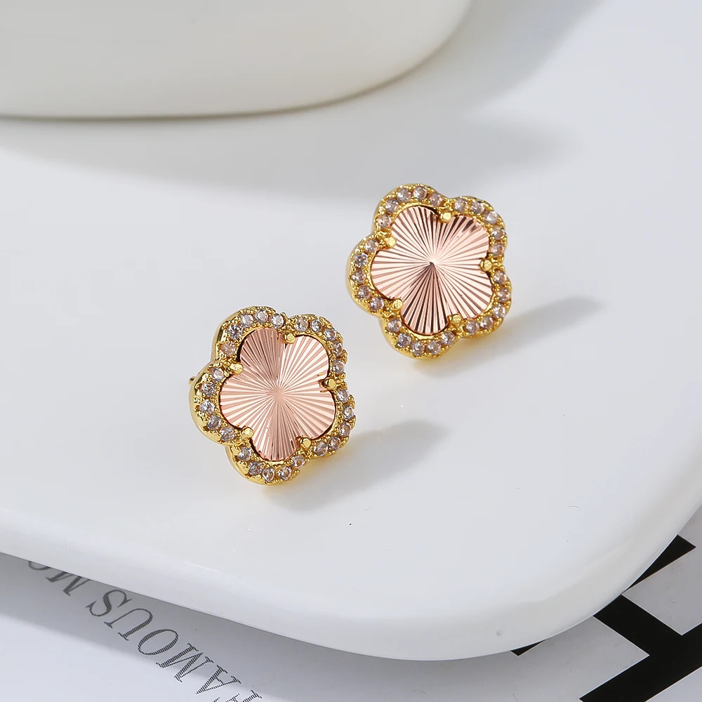Lili Clover Earrings