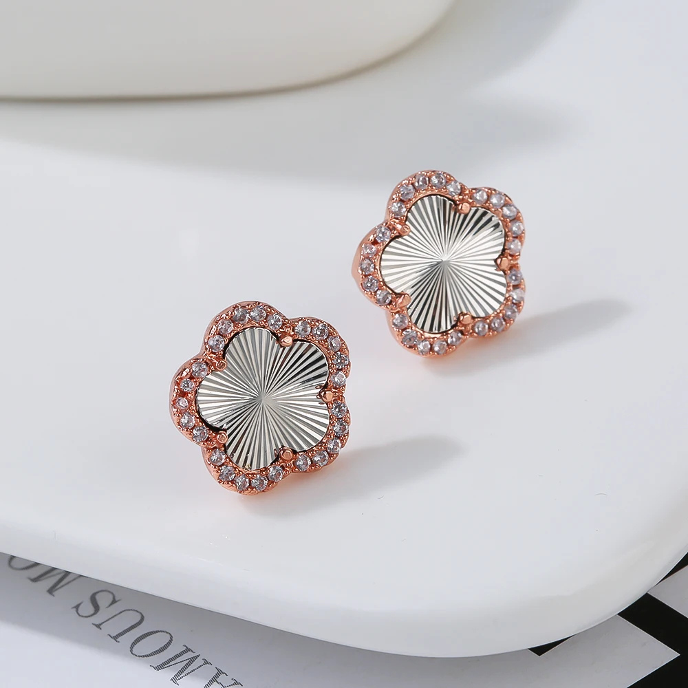 Lili Clover Earrings