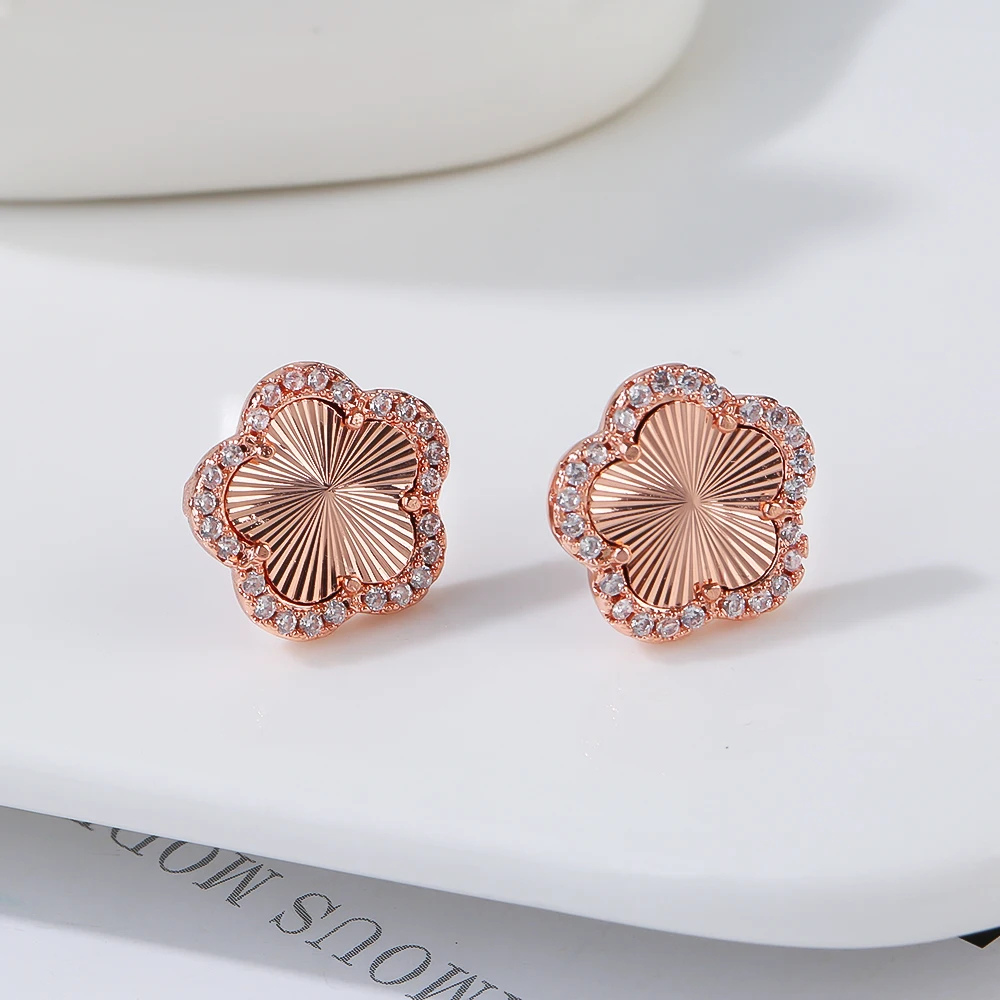Lili Clover Earrings