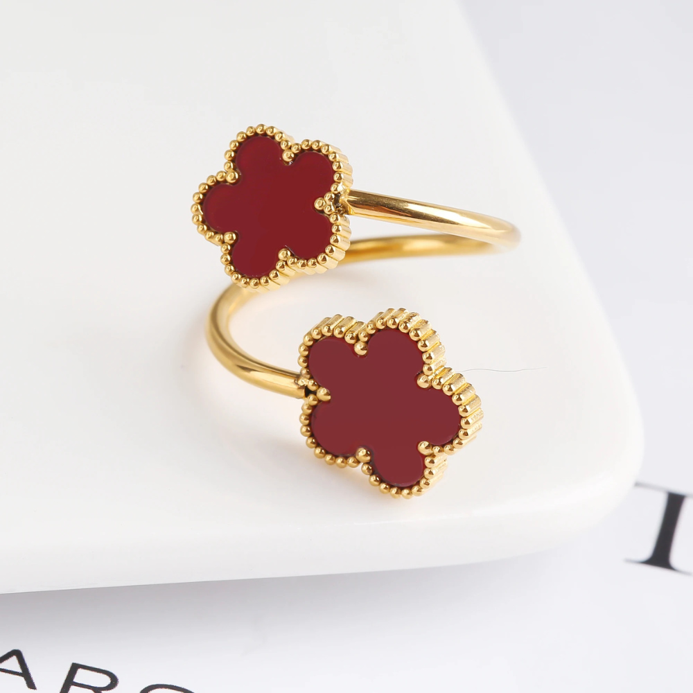 Ring with Clover