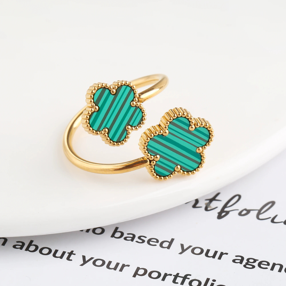 Ring with Clover