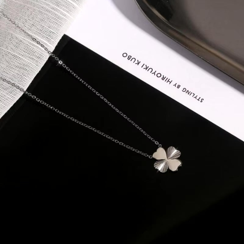 Simple Clover Necklace