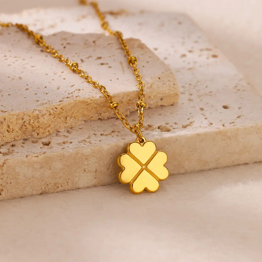 4 Hearts Clover Necklace - Image 3