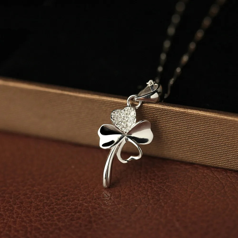 Brilliant Clover Necklace - Image 3