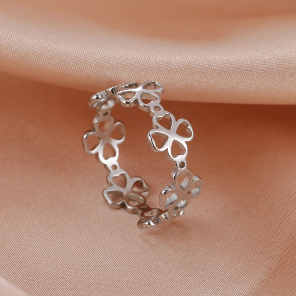Multiple Clover Ring - Image 7