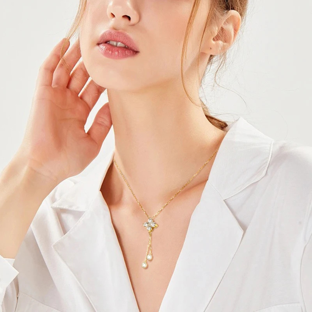 Luxury Clover Women's Necklace - Image 4