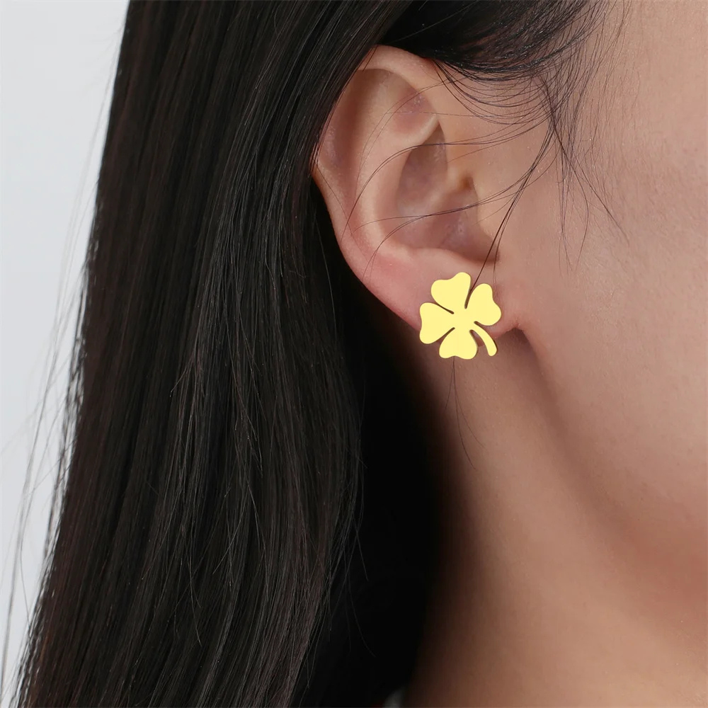 Gold 4 Leaf Clover Earring - Image 3