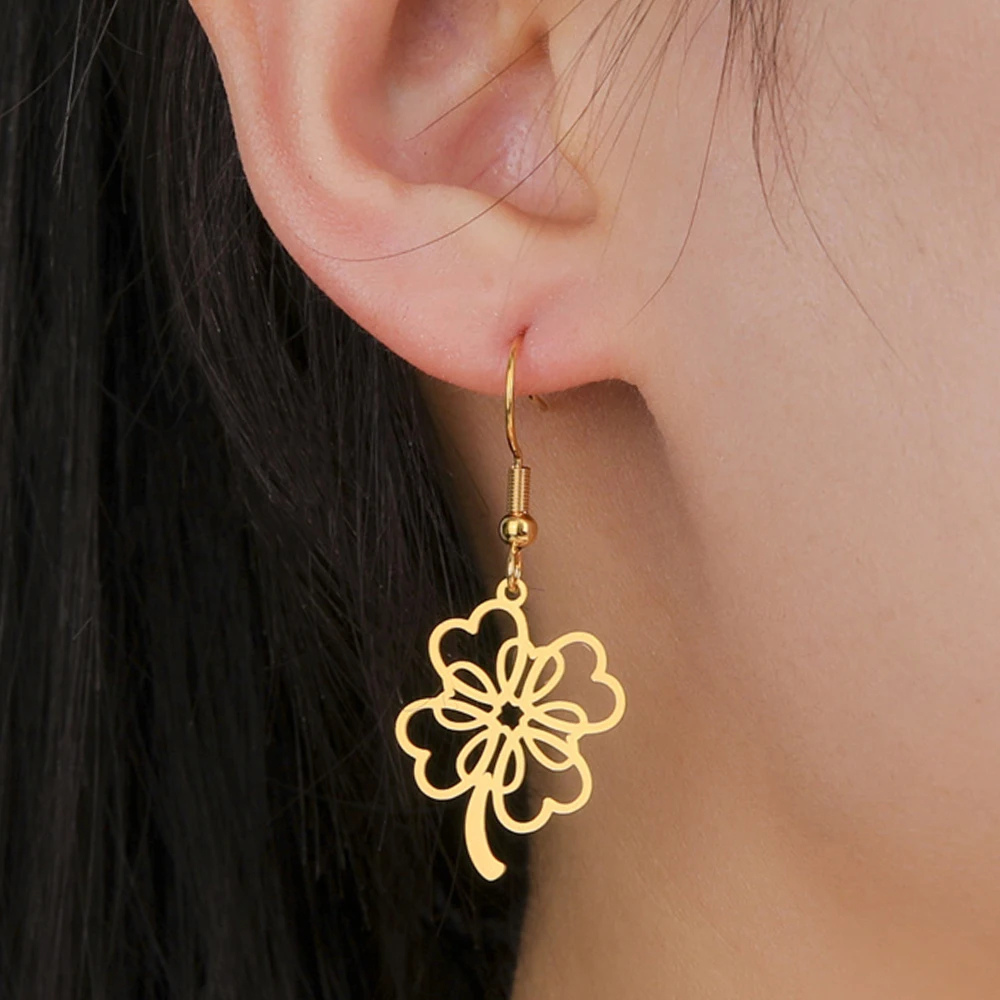 Clover Design Earring - Image 3